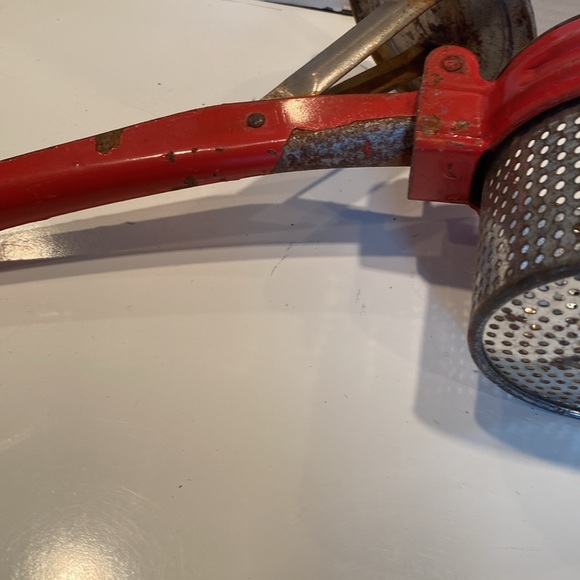 Vintage Metal Potato Ricer/Masher - Picture 5 of 6